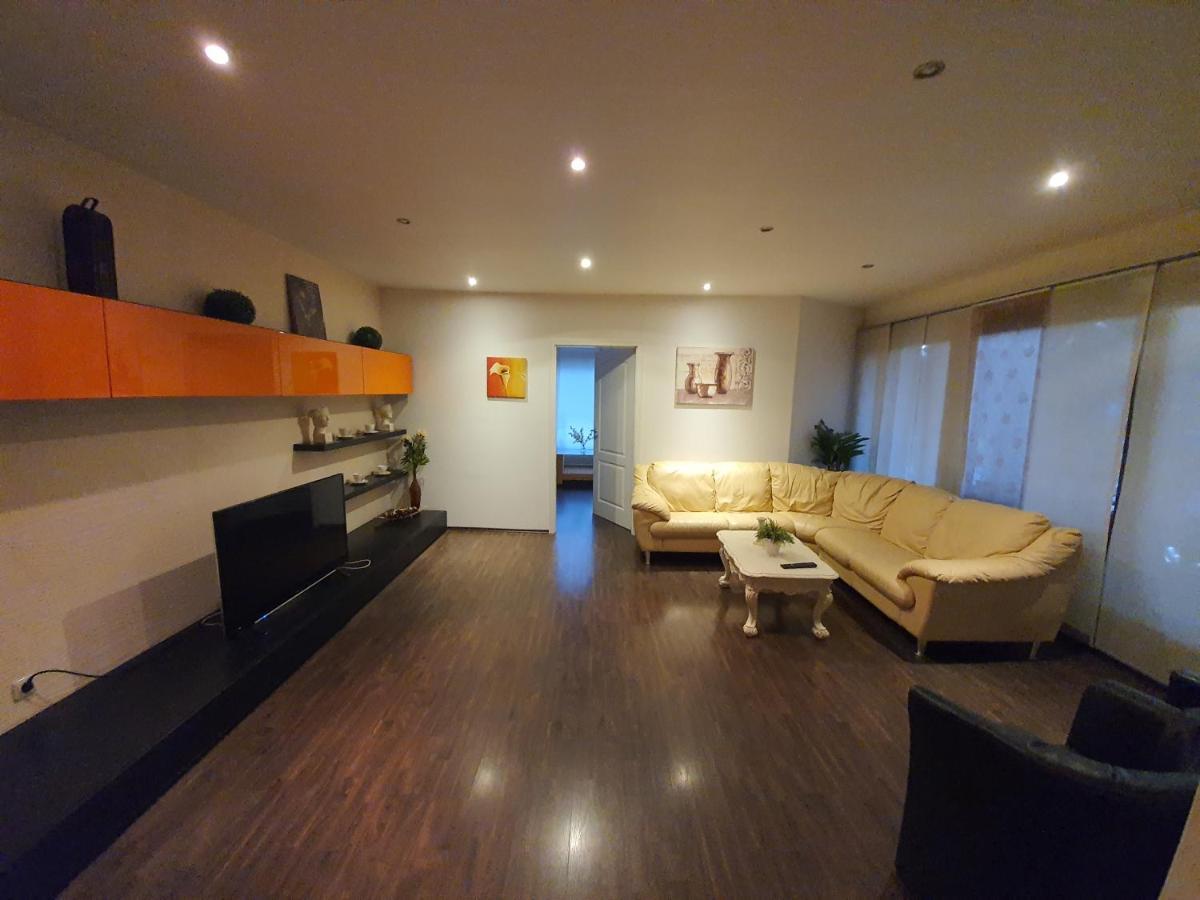 Apartment Bei Hamburg Bis 10 Personen Mit Terasse Und Gartennutzung. บุคโฮลซ์ อิน แด นอร์ดไฮเดอ ภายนอก รูปภาพ